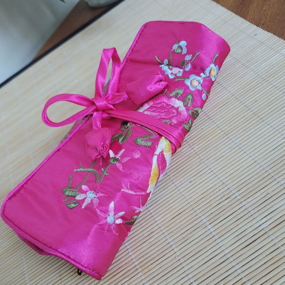 Embroidered Jewelry Travel Bag in Luxurious Black Satin NWT - Picture 13 of 14